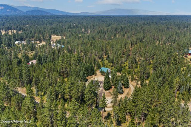 2721 W Seasons RD, Athol, ID 83801