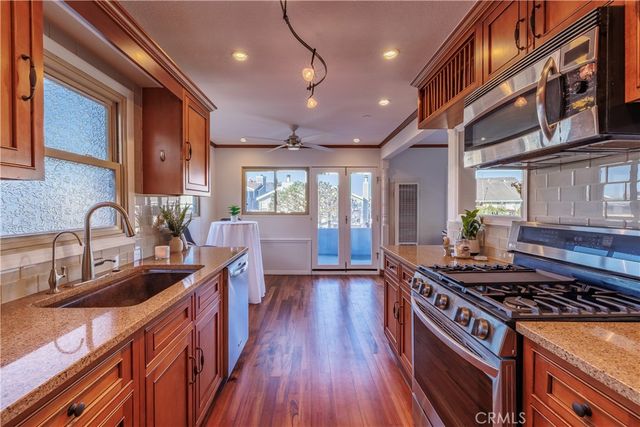 417 E Balboa Boulevard, Newport Beach, CA 92661