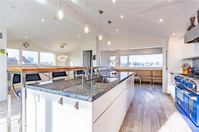 417 E Balboa Boulevard, Newport Beach, CA 92661