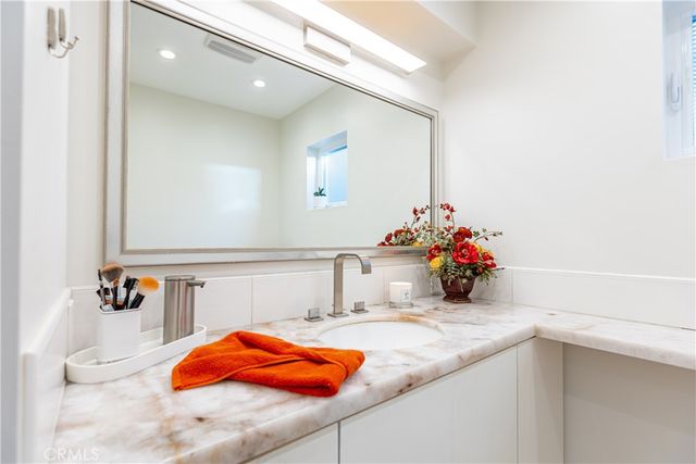 417 E Balboa Boulevard, Newport Beach, CA 92661