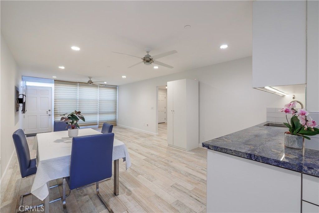 Image 10 of property listing at 417 E Balboa Boulevard, Newport Beach, CA 92661