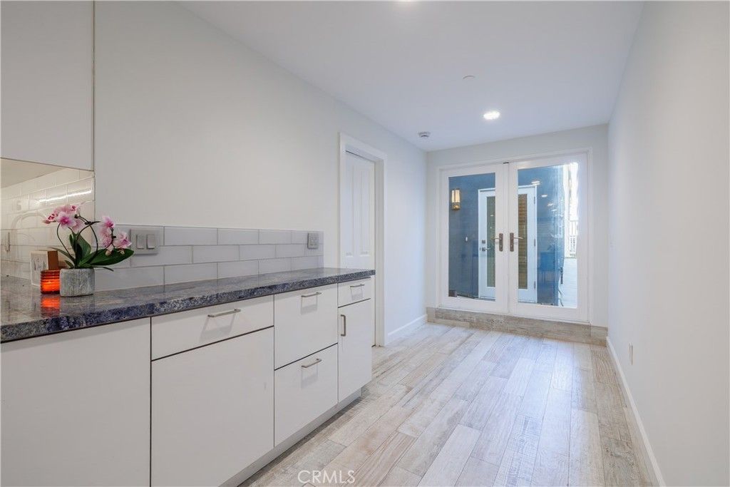 Image 12 of property listing at 417 E Balboa Boulevard, Newport Beach, CA 92661