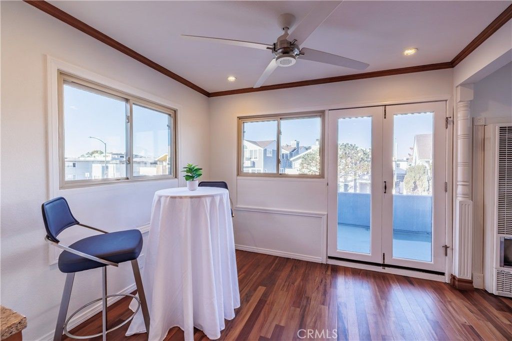 Image 21 of property listing at 417 E Balboa Boulevard, Newport Beach, CA 92661