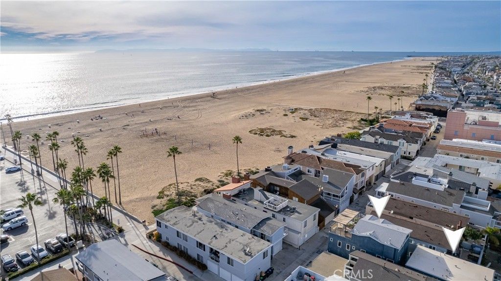 Image 3 of property listing at 417 E Balboa Boulevard, Newport Beach, CA 92661