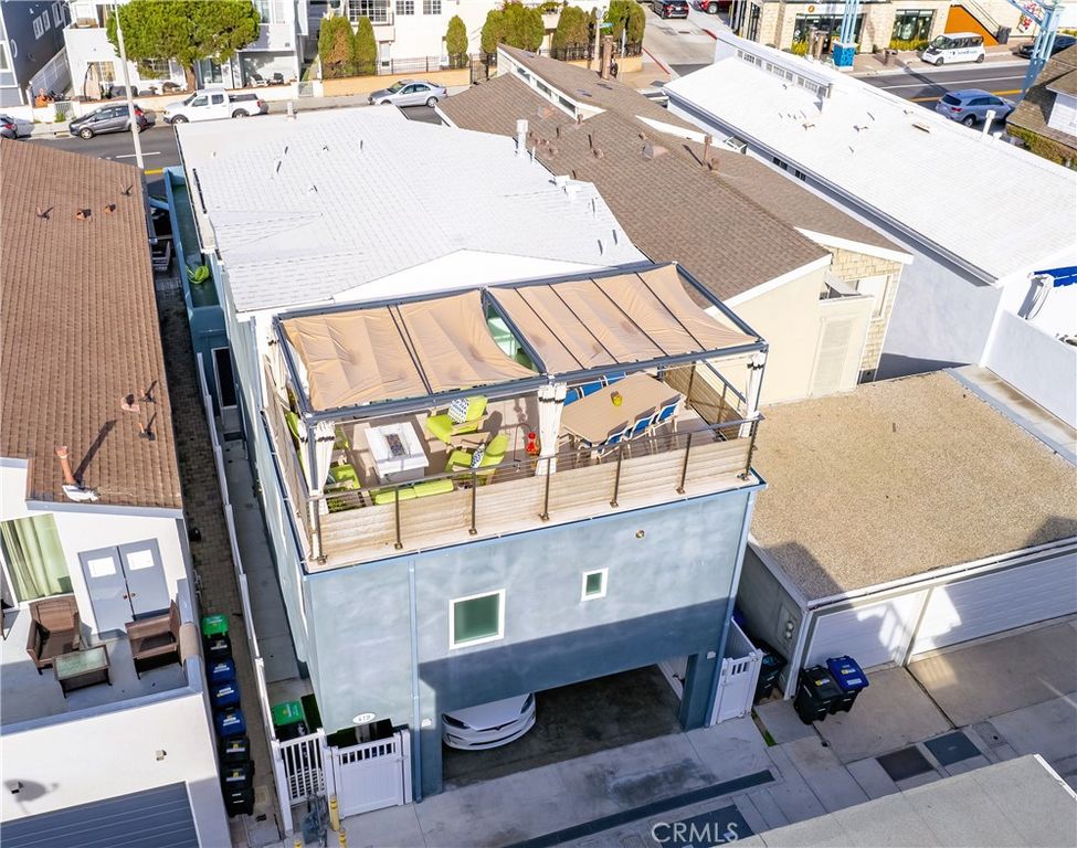 Image 30 of property listing at 417 E Balboa Boulevard, Newport Beach, CA 92661