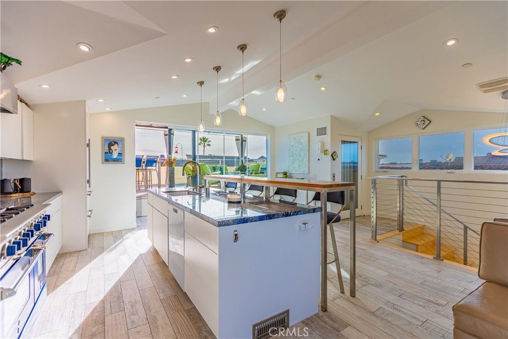 Image 38 of property listing at 417 E Balboa Boulevard, Newport Beach, CA 92661