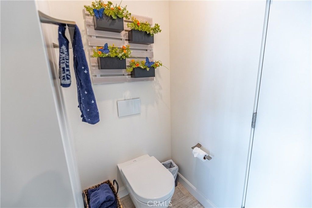 Image 39 of property listing at 417 E Balboa Boulevard, Newport Beach, CA 92661