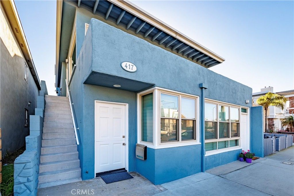 Image 4 of property listing at 417 E Balboa Boulevard, Newport Beach, CA 92661