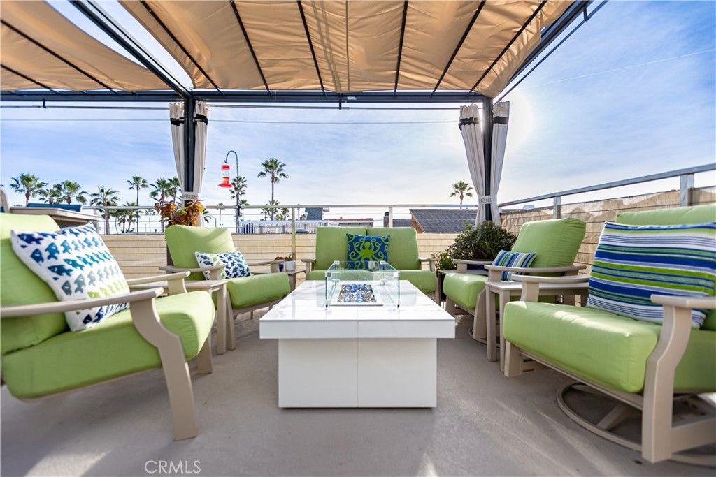 Image 44 of property listing at 417 E Balboa Boulevard, Newport Beach, CA 92661