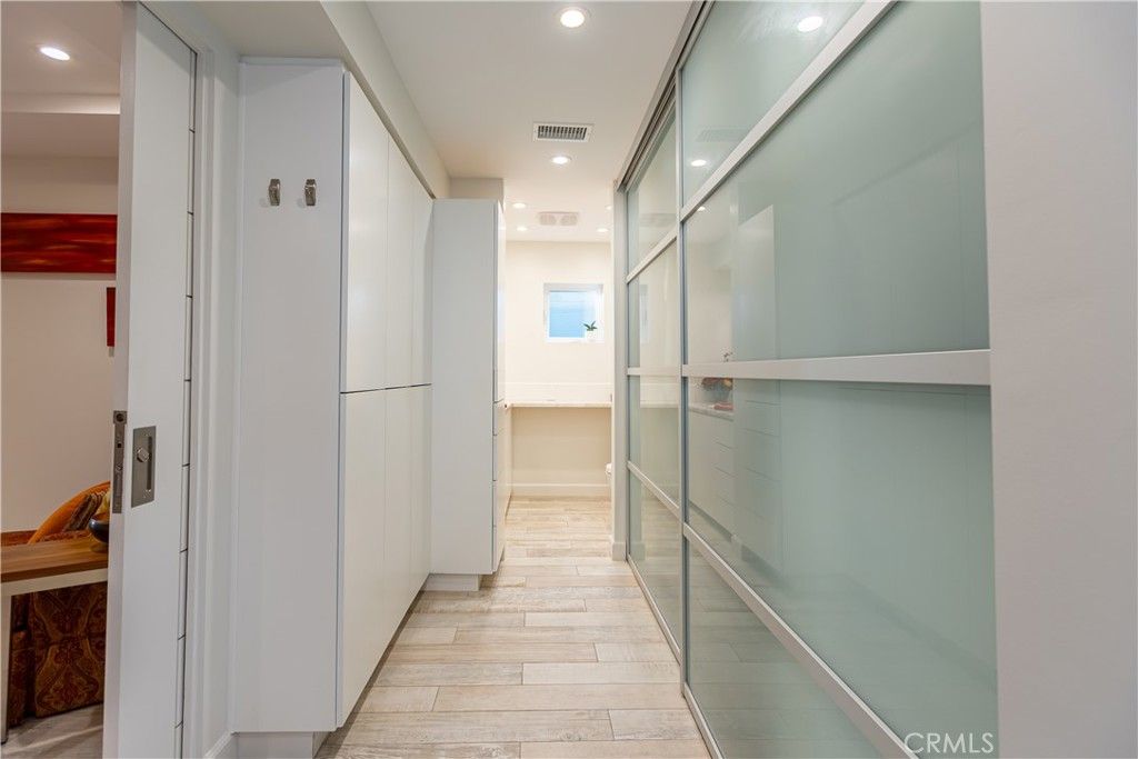 Image 51 of property listing at 417 E Balboa Boulevard, Newport Beach, CA 92661