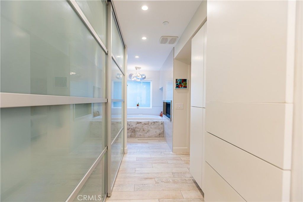 Image 53 of property listing at 417 E Balboa Boulevard, Newport Beach, CA 92661