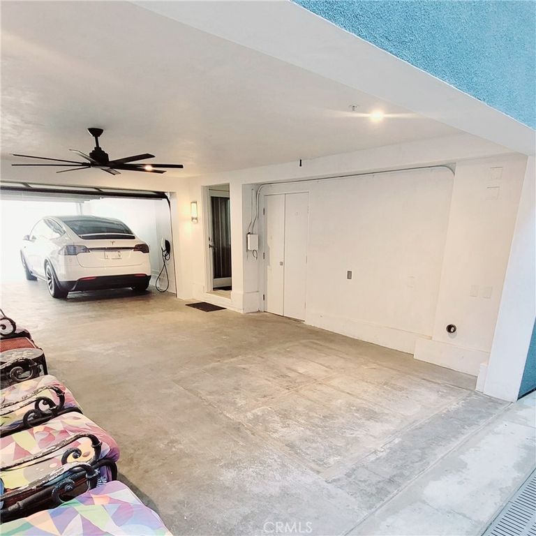 Image 64 of property listing at 417 E Balboa Boulevard, Newport Beach, CA 92661