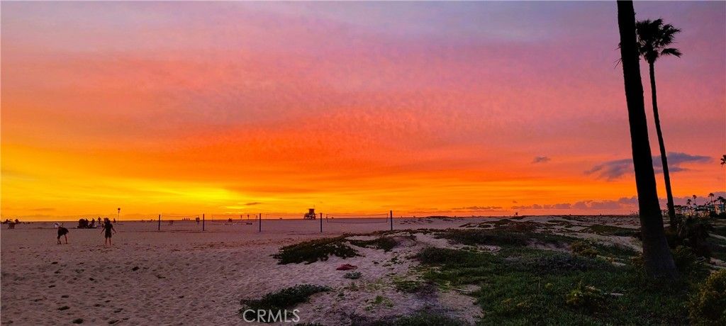 Image 66 of property listing at 417 E Balboa Boulevard, Newport Beach, CA 92661