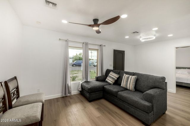 2142 W COOLIDGE Street, Phoenix, AZ 85015