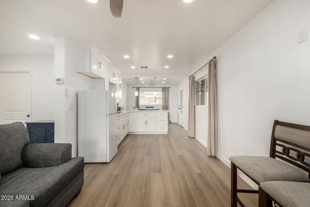 2142 W COOLIDGE Street, Phoenix, AZ 85015