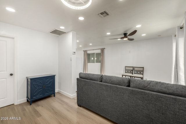 2142 W COOLIDGE Street, Phoenix, AZ 85015