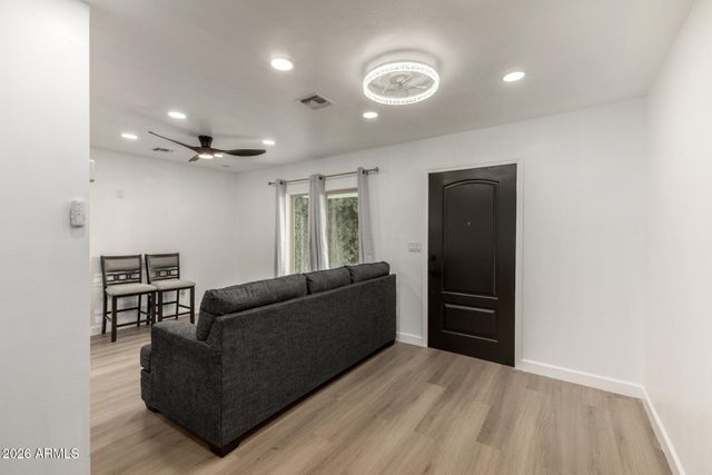 2142 W COOLIDGE Street, Phoenix, AZ 85015