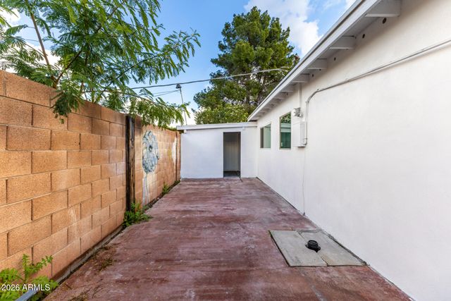 2142 W COOLIDGE Street, Phoenix, AZ 85015