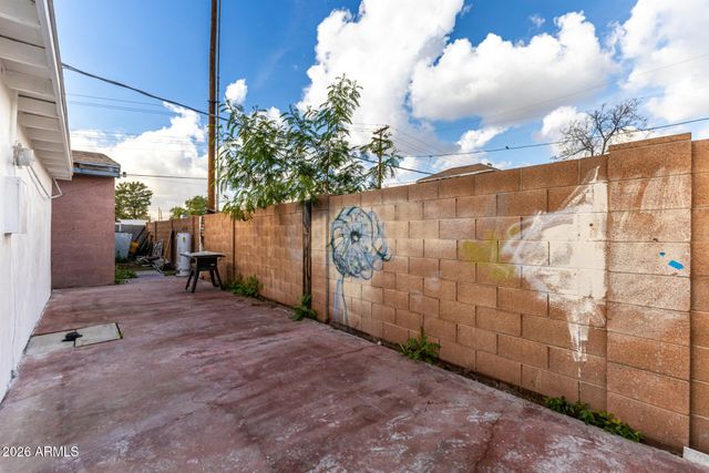 2142 W COOLIDGE Street, Phoenix, AZ 85015
