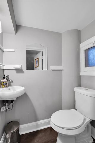 60 Mclean Street, Highland Park, MI 48203