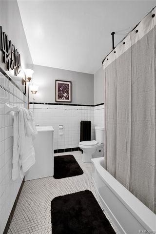 60 Mclean Street, Highland Park, MI 48203