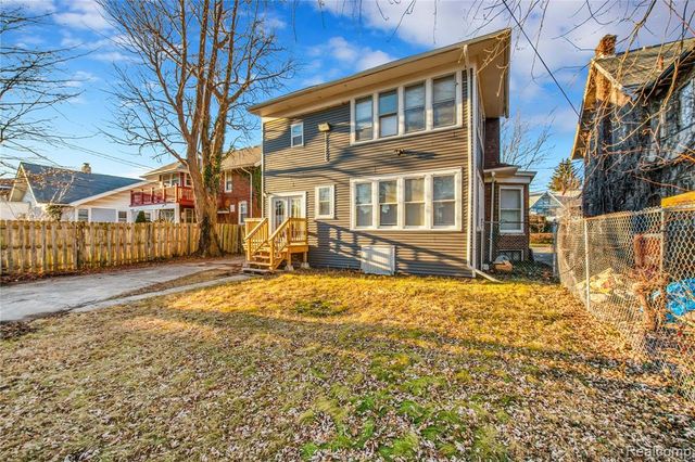 60 Mclean Street, Highland Park, MI 48203