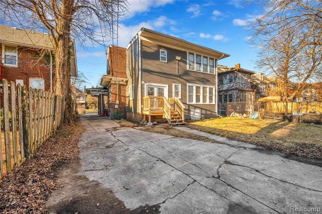 60 Mclean Street, Highland Park, MI 48203