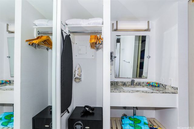 444 Kanekapolei Street 1008, Honolulu, HI 96815