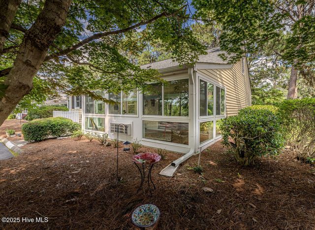 44 Village Green Circle, Southern Pines, NC 28387