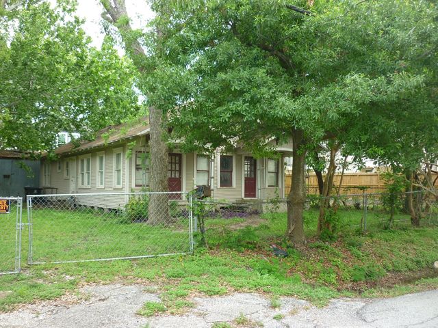 5227 Kiam Street, Houston, TX 77007