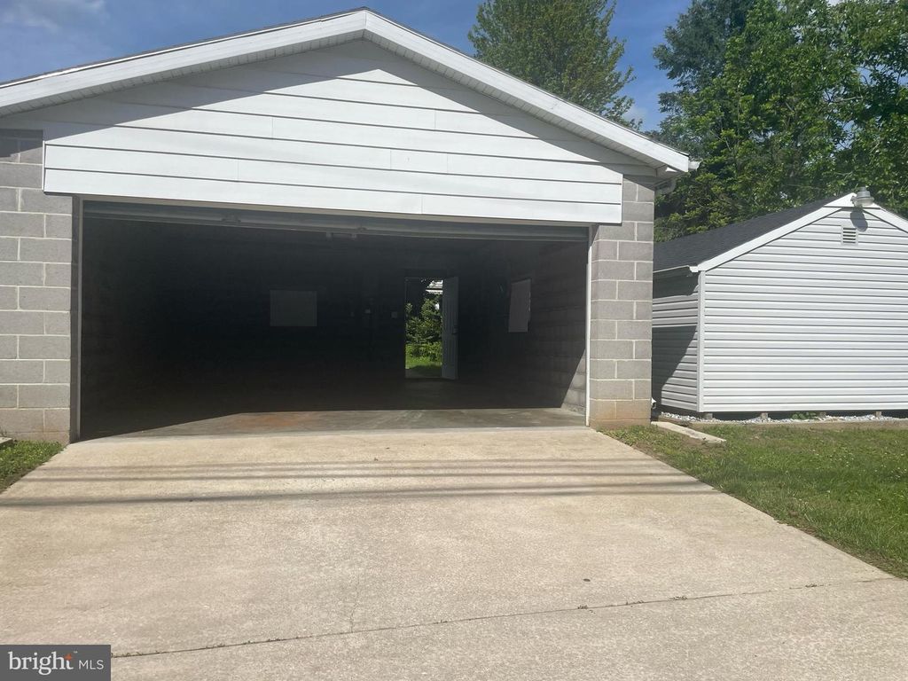 Image 10 of property listing at 125 W MAIN ST, Westminster, MD 21157