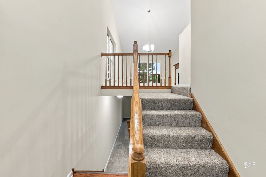 2656 S Cedar Glen Drive, Arlington Heights, IL 60005 — photo 2