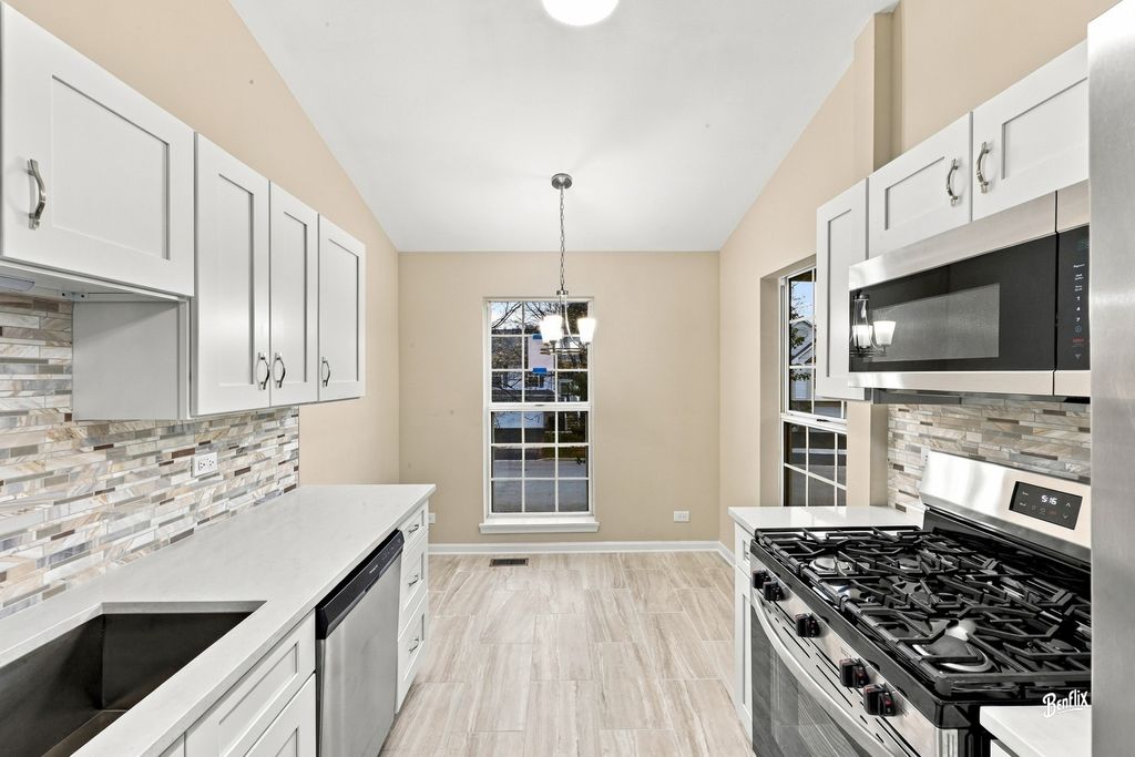 2656 S Cedar Glen Drive, Arlington Heights, IL 60005 — photo 5
