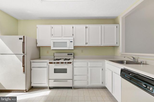 928 WINDBROOKE DR #928, Gaithersburg, MD 20879