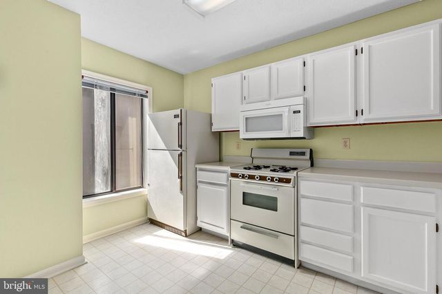 928 WINDBROOKE DR #928, Gaithersburg, MD 20879