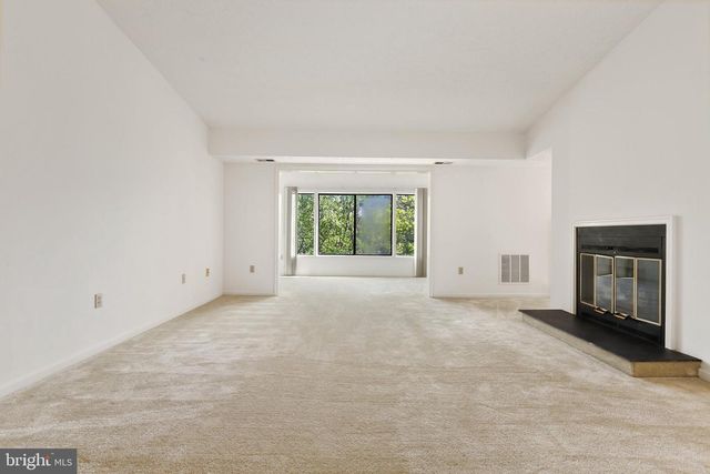 928 WINDBROOKE DR #928, Gaithersburg, MD 20879