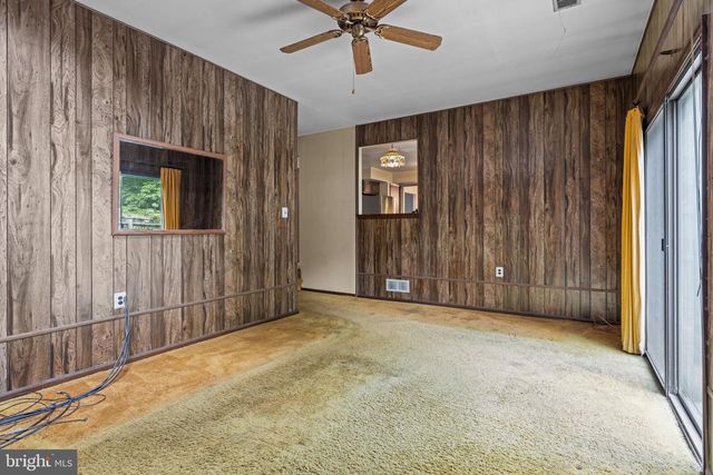 67 HARVEST RD, Warminster, PA 18974