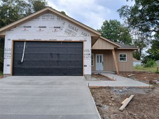 1004 N State Street, Wagoner, OK 74467