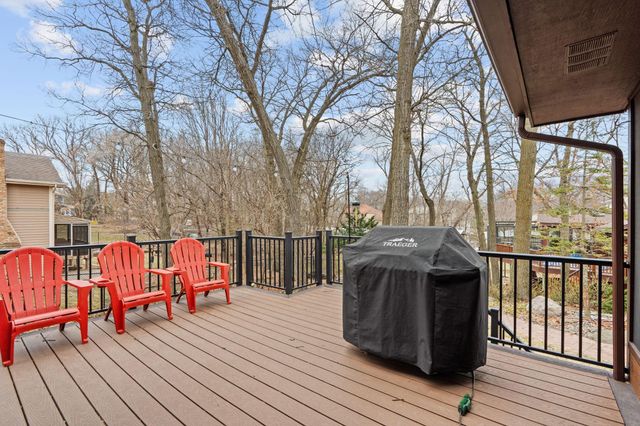 8560 Holland Avenue, Apple Valley, MN 55124