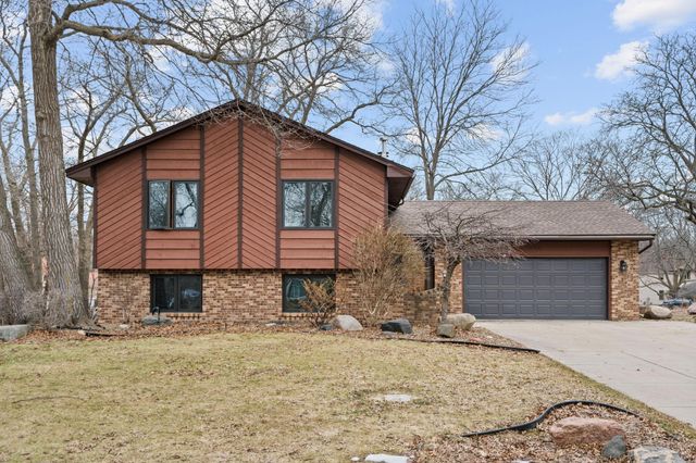 8560 Holland Avenue, Apple Valley, MN 55124