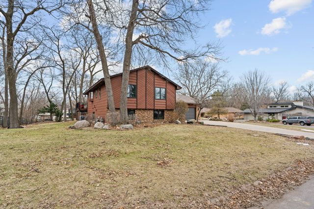 8560 Holland Avenue, Apple Valley, MN 55124