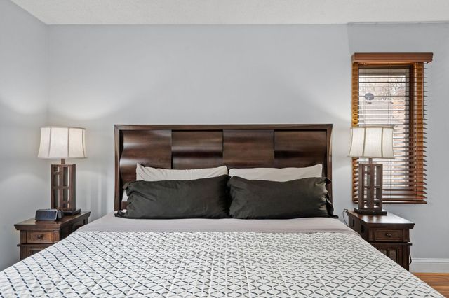 8560 Holland Avenue, Apple Valley, MN 55124