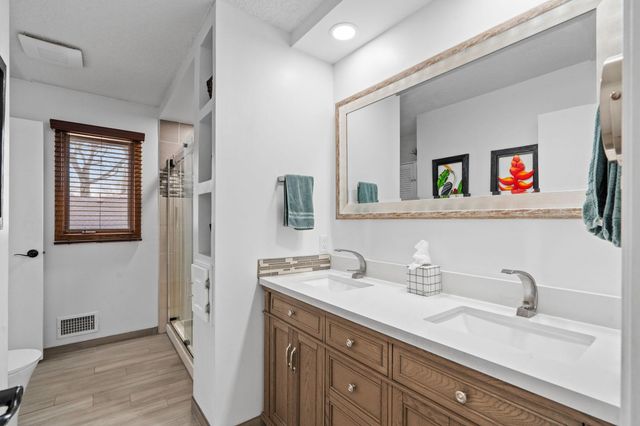 8560 Holland Avenue, Apple Valley, MN 55124