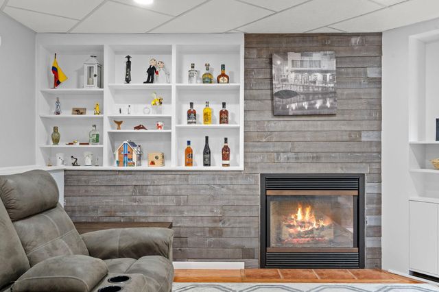 8560 Holland Avenue, Apple Valley, MN 55124