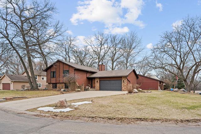 8560 Holland Avenue, Apple Valley, MN 55124
