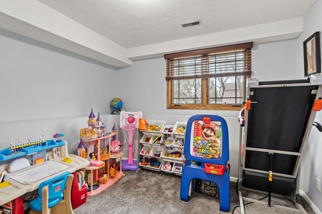 8560 Holland Avenue, Apple Valley, MN 55124