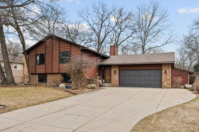 8560 Holland Avenue, Apple Valley, MN 55124