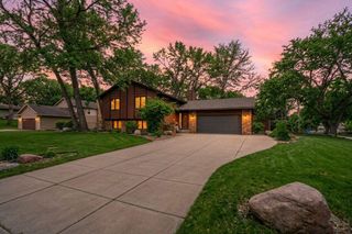 8560 Holland Avenue, Apple Valley, MN 55124