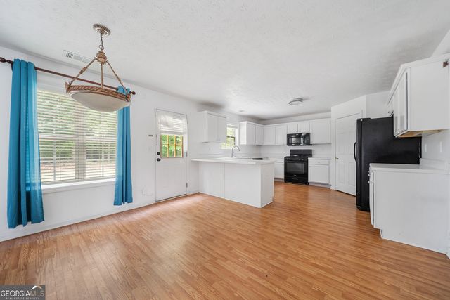 6906 Wynmeadow Drive, Stone Mountain, GA 30087