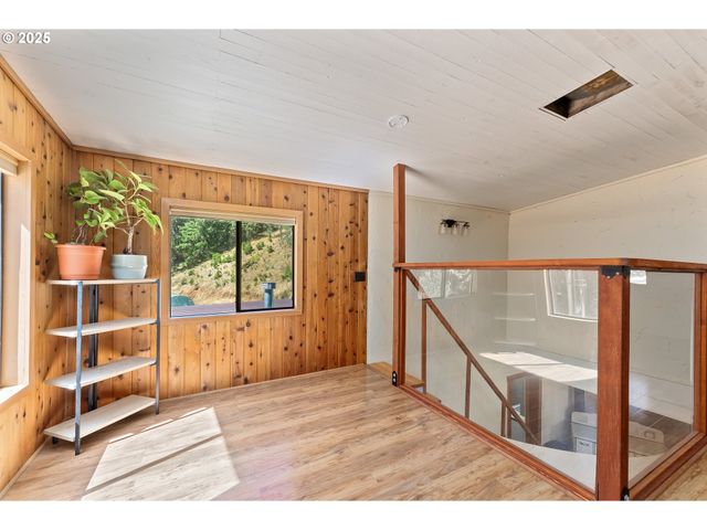 0 RICE CREEK Rd, Winston, OR 97496